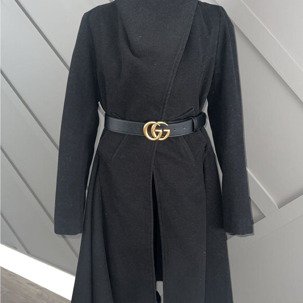 Black pleated coat